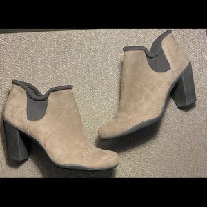 Clarks Women's Adya Bella Bootie Dark Grey Suede